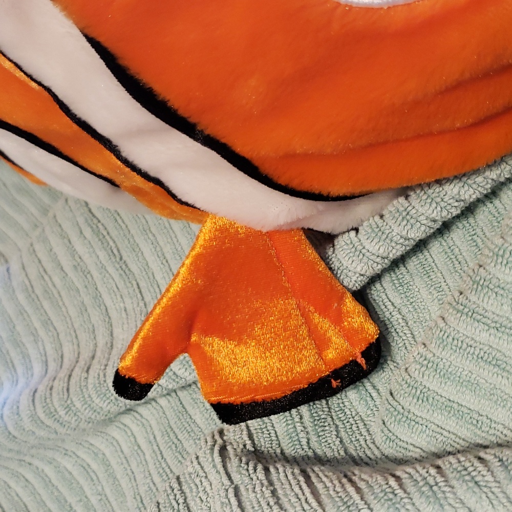 DISNEY / PIXAR Plush Hat - Finding Nemo Costume Hat - Size Youth - NEW - Picture 7 of 13